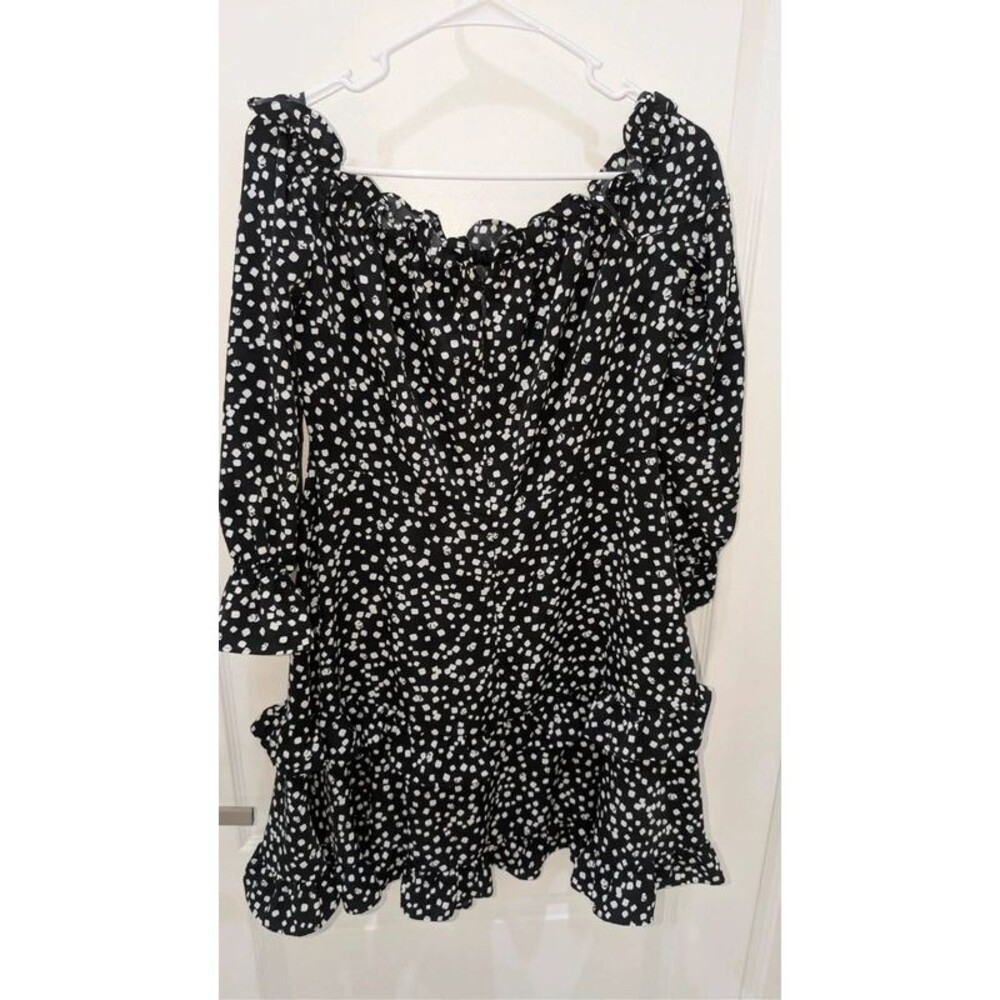Flattering black and white Karl Langerfeld dress.